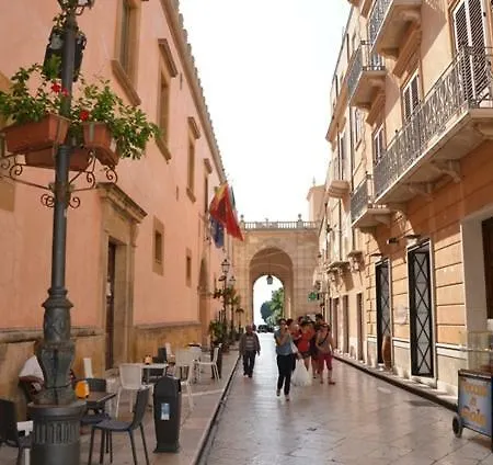 A Due Passi Dal Centro Apartman *